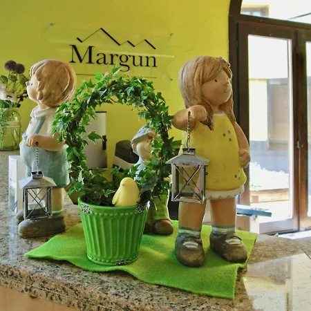 Apartment Apartment Residenza Chesa Margun 34-2 By Interhome